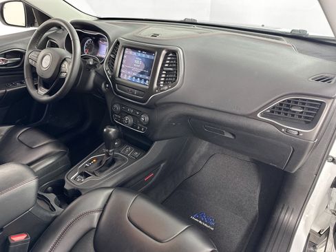 Used 2022 Jeep Cherokee Trailhawk AWD/4WD image 27
