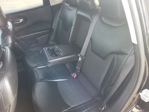 Used 2019 Jeep Compass Latitude AWD/4WD image 24