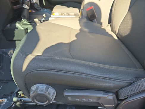 Used 2021 Jeep Wrangler Unlimited Sport image 31