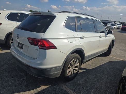 Used 2018 Volkswagen Tiguan SE image 2