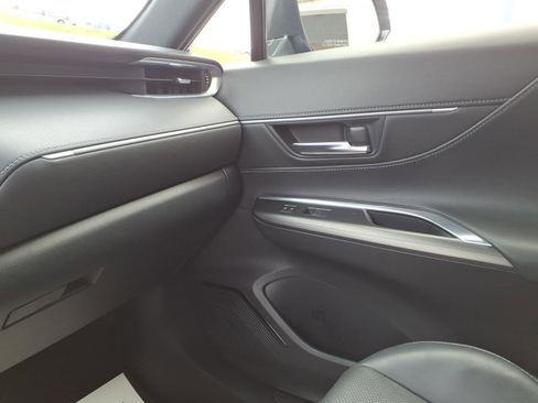 Used 2021 Toyota Venza XLE w/ Softex Package image 28