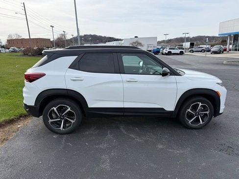Used 2023 Chevrolet TrailBlazer RS w/ Sun and Liftgate Package image 7