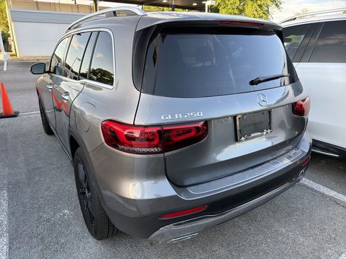 Used 2023 Mercedes-Benz GLB 250 image 3