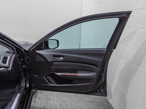 Used 2017 Acura TLX w/ Technology Package FWD image 19