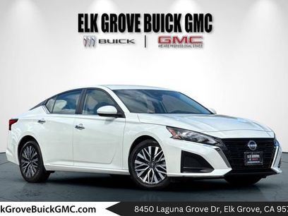 Used 2023 Nissan Altima 2.5 SV