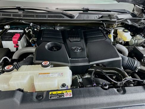 Used 2024 Toyota Tundra Limited image 29