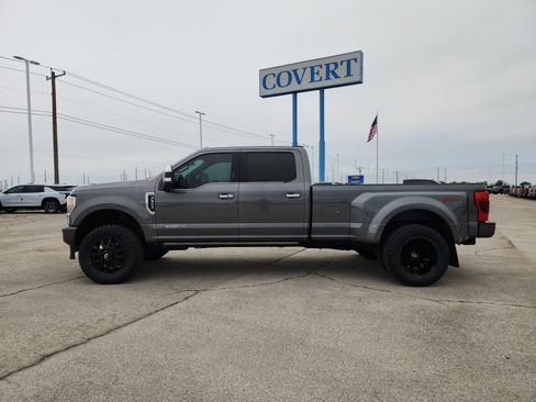 Used 2022 Ford F350 Platinum AWD/4WD image 4