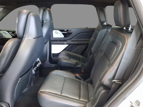 Certified 2025 Lincoln Aviator Black Label w/ Jet Appearance Package image 5
