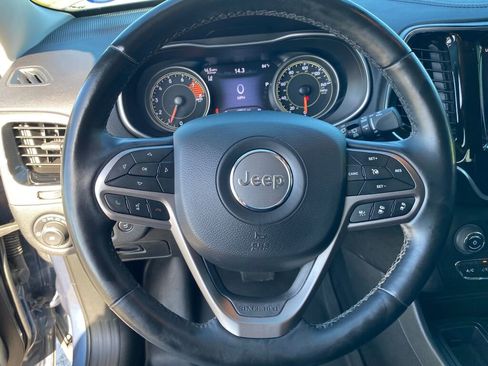 Used 2021 Jeep Cherokee Limited image 30