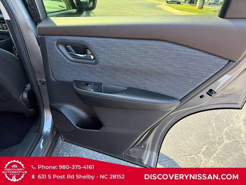 Certified 2023 Nissan Rogue SV FWD image 30