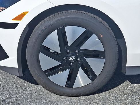 New 2025 Hyundai Ioniq 6 SE image 5