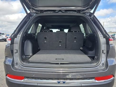 New 2026 Jeep Grand Cherokee Laredo X image 25