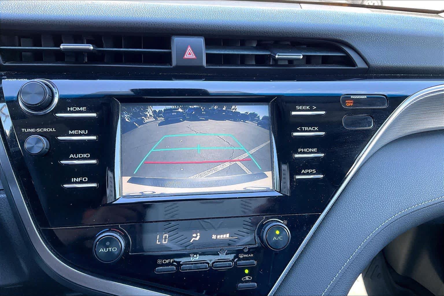 Used 2018 Toyota Camry SE FWD image 24