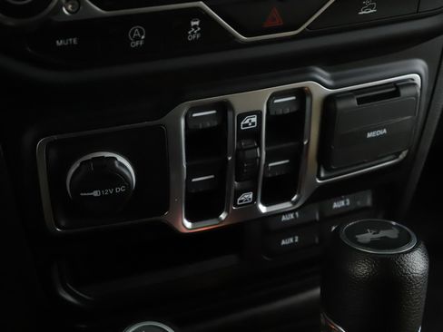 Used 2021 Jeep Wrangler Unlimited Sport image 14