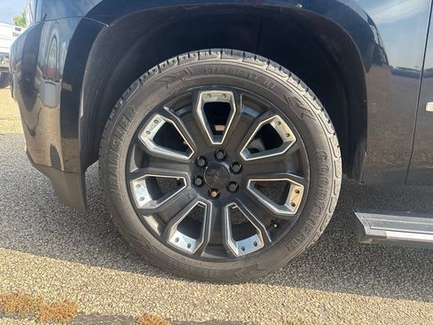 Used 2019 GMC Yukon Denali w/ Denali Ultimate Black Edition AWD/4WD image 22