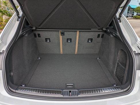 Used 2023 Porsche Macan image 12