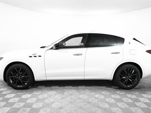 New 2024 Maserati Levante GT Ultima image 4