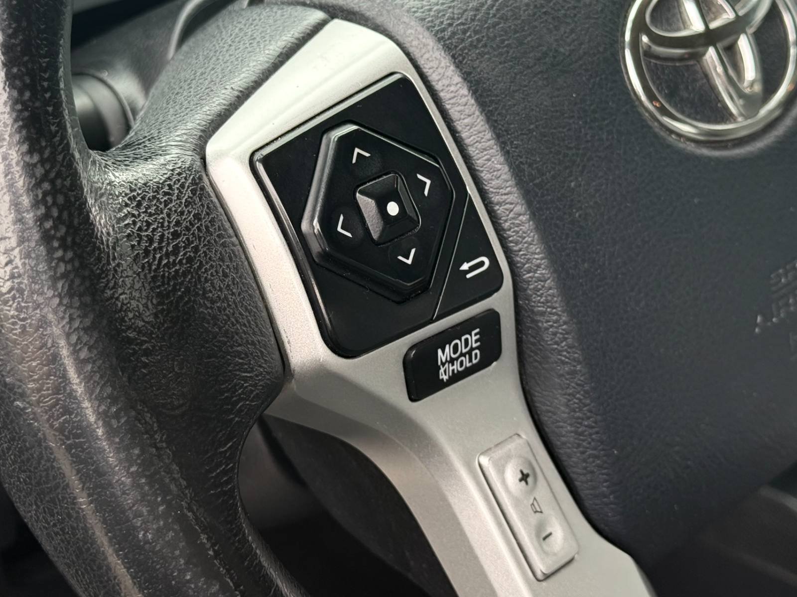 Used 2014 Toyota Tundra Limited w/ Limited Premium Package AWD/4WD image 31