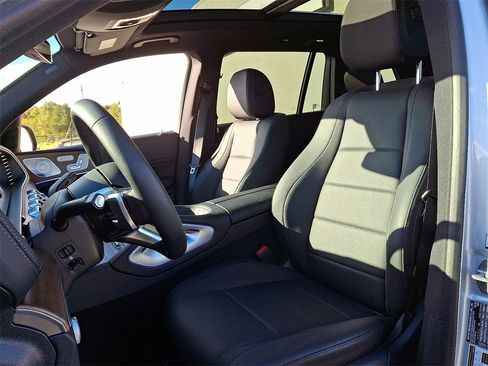 Certified 2025 Mercedes-Benz GLS 450 4MATIC image 13