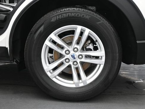 Certified 2023 Ford Explorer XLT w/ Equipment Group 202A RWD image 24