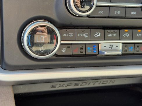 Used 2024 Ford Expedition Max XLT AWD/4WD image 21