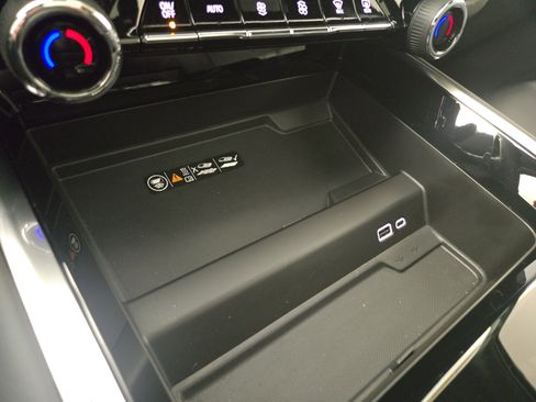 Certified 2025 Chevrolet Tahoe Z71 w/ Z71 Off-Road Package image 28