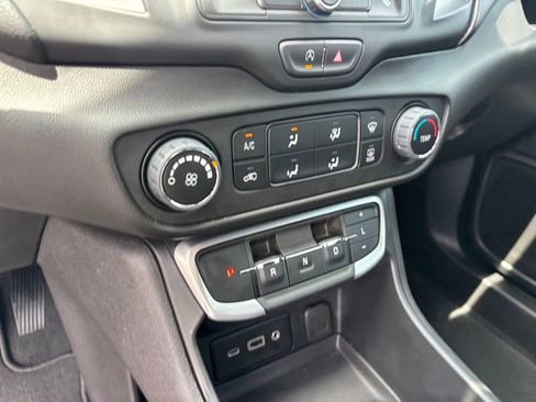 Certified 2024 GMC Terrain SLE w/ Elevation Edition FWD image 20