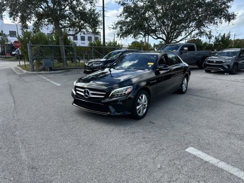 Used 2019 Mercedes-Benz C 300 4MATIC Sedan image 2