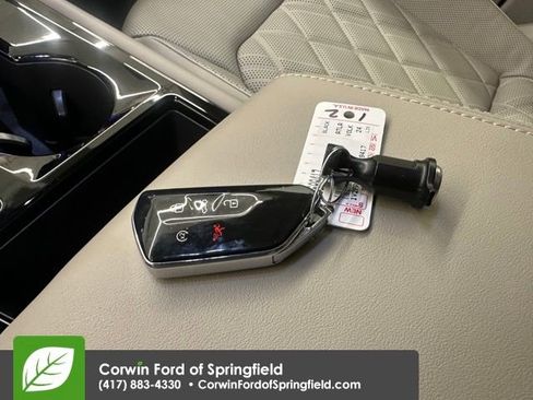 Used 2024 Volkswagen Atlas SEL Premium R-Line image 28