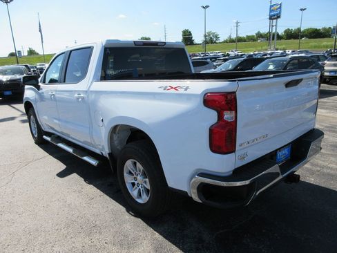Used 2021 Chevrolet Silverado 1500 LT AWD/4WD image 3