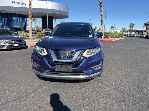 Used 2017 Nissan Rogue SV w/ Sun & Sound Touring Package image 2