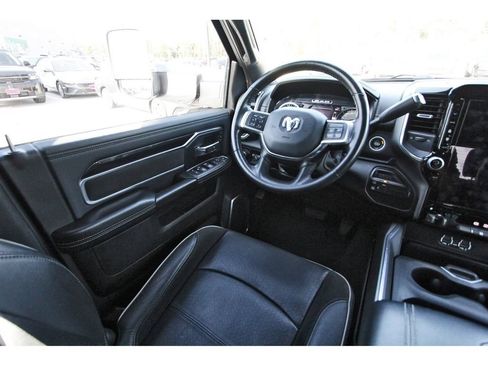 Used 2022 RAM 2500 Laramie AWD/4WD image 11