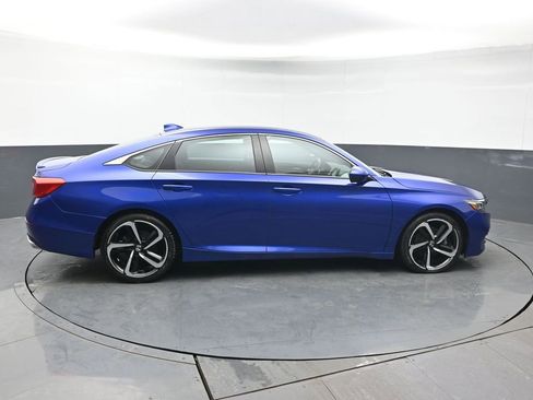 Used 2018 Honda Accord Sport image 7