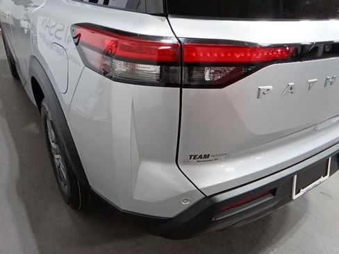 Certified 2025 Nissan Pathfinder SV AWD/4WD image 26