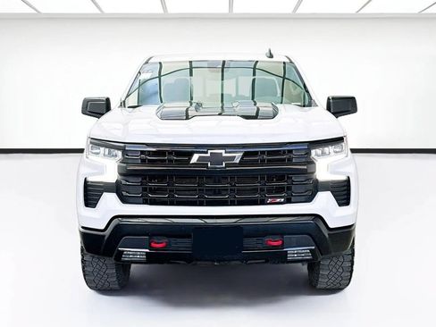 Used 2024 Chevrolet Silverado 1500 LT Trail Boss w/ Convenience Package II AWD/4WD image 2
