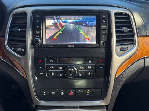 Used 2011 Jeep Grand Cherokee Overland image 25