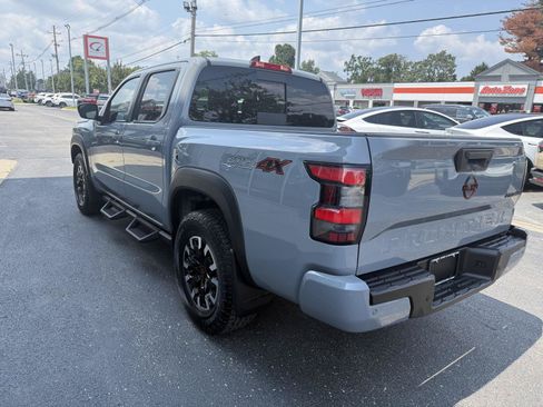 Used 2024 Nissan Frontier PRO-4X w/ Technology Package AWD/4WD image 6