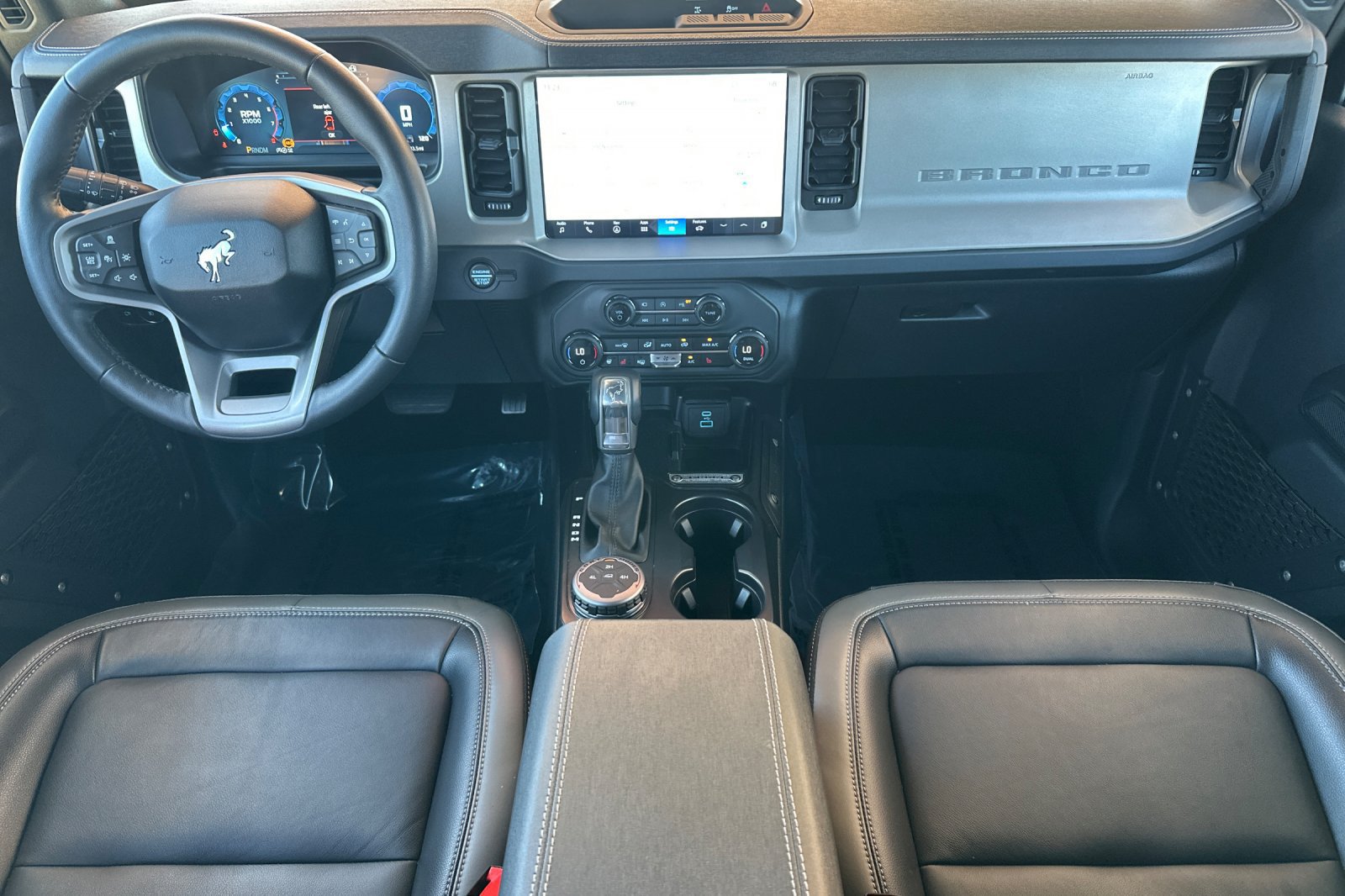 Used 2025 Ford Bronco Outer Banks AWD/4WD image 15