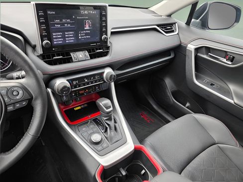 Used 2022 Toyota RAV4 TRD Off-Road AWD/4WD image 29