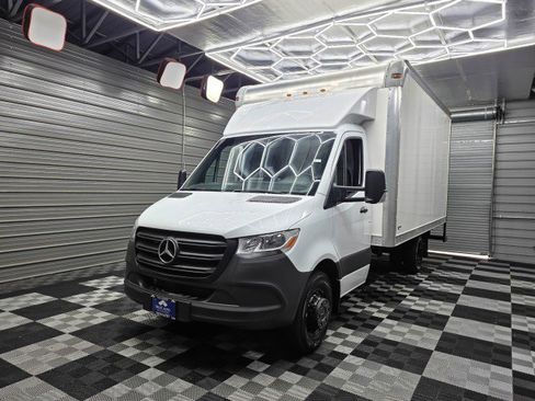 Used 2024 Mercedes-Benz Sprinter 4500 image 1