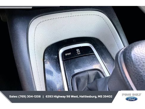 Used 2020 Toyota Corolla SE FWD image 22