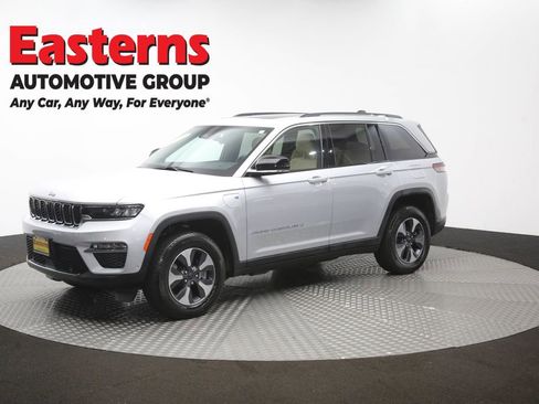 Used 2022 Jeep Grand Cherokee Limited 4xe w/ Luxury Tech Group II AWD/4WD image 59