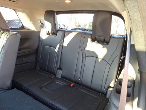 Certified 2025 INFINITI QX60 Luxe image 10