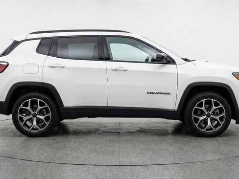Used 2025 Jeep Compass Limited AWD/4WD image 11