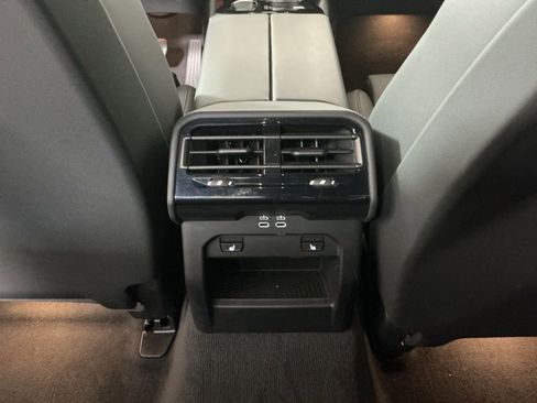 Certified 2025 BMW 530i w/ Premium Package image 28