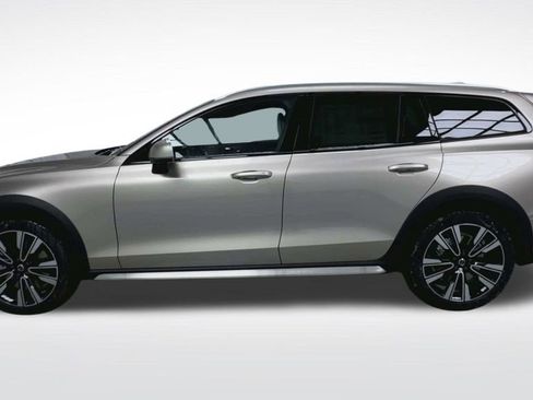 New 2026 Volvo V60 B5 Cross Country Ultra w/ Protection Package Premier image 19