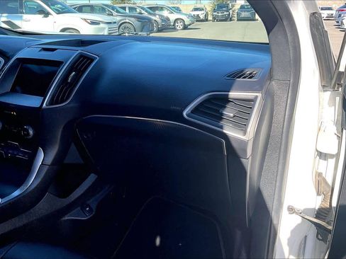 Used 2020 Ford Edge ST-Line w/ Cold Weather Package image 17