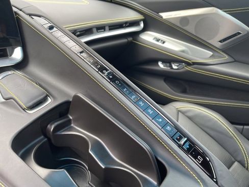 Used 2024 Chevrolet Corvette Stingray Premium Cpe w/ Z51 Performance Package image 18