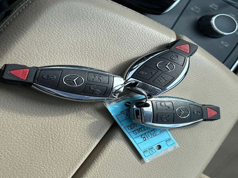 Used 2018 Mercedes-Benz GLS 450 4MATIC image 36