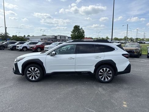Used 2023 Subaru Outback Touring XT AWD/4WD image 11
